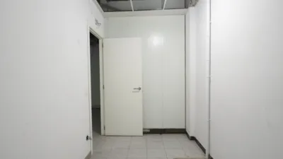 Local comercial en venta en Carrer de la Mare de Déu de Núria, Instituts-Ponent (Granollers) de 200.000 €