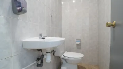 Local comercial en venta en Carrer de Can Corts, Sant Miquel-Tres Torres (Granollers) de 150.000 €