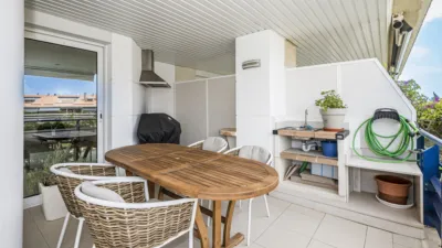 Duplex penthouse in Can Girona-Terramar-Vinyet photo 4