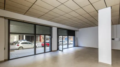 Local comercial en alquiler en Passeig de la Muntanya, 127, cerca de Carrer d' Ausiàs March - Vista 4