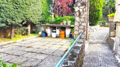 Chalet en venta en Calle Olivo, Santa Cruz de Pinares de 160.000 €