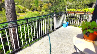 Chalet en venta en Calle Olivo, Santa Cruz de Pinares de 160.000 €