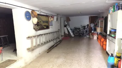 Chalet en venta en Calle Olivo, Santa Cruz de Pinares de 160.000 €