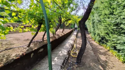 Chalet en venta en Calle Olivo, Santa Cruz de Pinares de 160.000 €