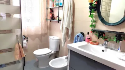 Chalet en venta en Calle Olivo, Santa Cruz de Pinares de 160.000 €