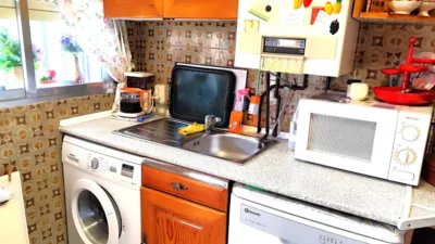 Chalet en venta en Calle Olivo, Santa Cruz de Pinares de 160.000 €