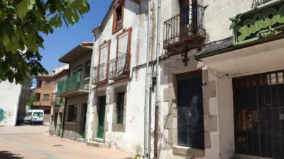 Casa en venta en Avenida Principal, 50, Las Navas del Marqués de 99.000 €