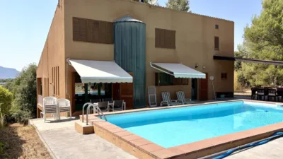 House on Carrer de Josep Trueta photo 2