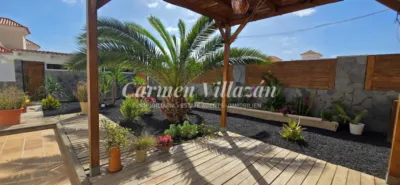 Chalet on Islas Canarias Street photo 32