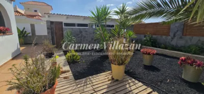 Chalet on Islas Canarias Street photo 33