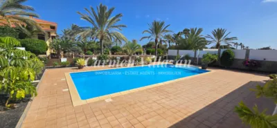 Chalet on Islas Canarias Street photo 2