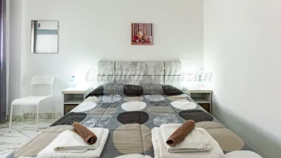 Duplex on Juan Sebastian Elcano Street photo 29
