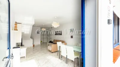 Duplex on Juan Sebastian Elcano Street photo 3
