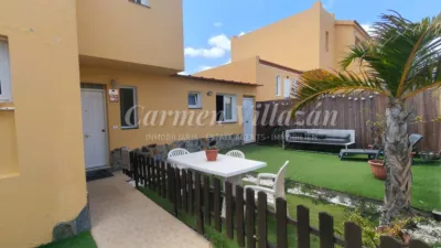 Casa pareada en venta en Calle Los Naranjos, Parque Holandés (La Oliva) de 273.000 €