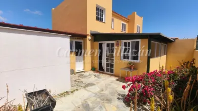 Casa pareada en venta en Calle Los Naranjos, Parque Holandés (La Oliva) de 273.000 €