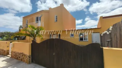Casa pareada en venta en Calle Los Naranjos, Parque Holandés (La Oliva) de 273.000 €