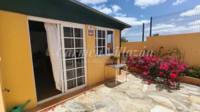Casa pareada en venta en Calle Los Naranjos, Parque Holandés (La Oliva) de 273.000 €