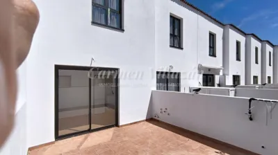 Semi-detached chalet on Calle Ramón González Brito photo 8