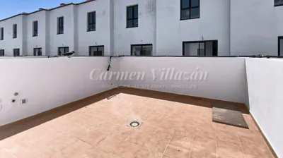 Semi-detached chalet on Calle Ramón González Brito photo 9