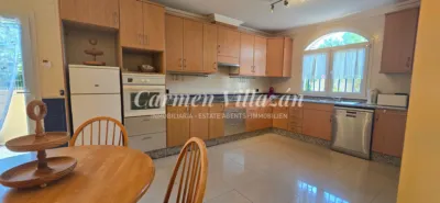 Chalet on Calle Trillo photo 6
