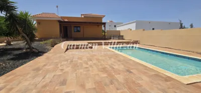 Chalet on Calle Trillo photo 26