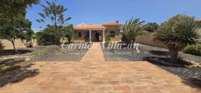 Chalet on Calle Trillo photo 30