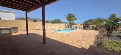 Chalet on Calle Trillo photo 23