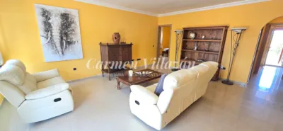 Chalet on Calle Trillo photo 4