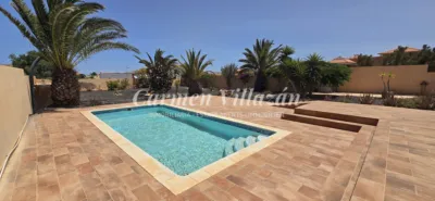 Chalet on Calle Trillo photo 24