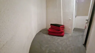 Almacén en venta en Avenida de Burgos, cerca de Calle Esteban de Ágreda, Portillejo-Valdegastea (Logroño)