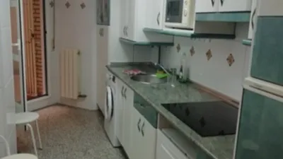 Piso en alquiler en Calle de María Teresa Gil de Gárate, cerca de Avenida de la Gran Vía Rey Juan Carlos I, Centro (Logroño) de 700 €<span>/mes</span>
