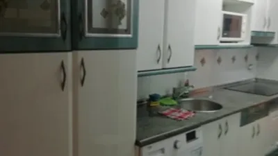 Piso en alquiler en Calle de María Teresa Gil de Gárate, cerca de Avenida de la Gran Vía Rey Juan Carlos I, Centro (Logroño) de 700 €<span>/mes</span>