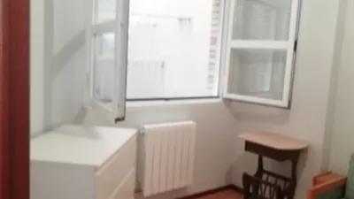 Piso en alquiler en Calle de María Teresa Gil de Gárate, cerca de Avenida de la Gran Vía Rey Juan Carlos I, Centro (Logroño) de 700 €<span>/mes</span>
