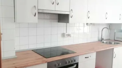 Piso en alquiler en Avenida de Pérez Galdós, cerca de Calle de Vélez de Guevara, Centro (Logroño) de 750 €<span>/mes</span>