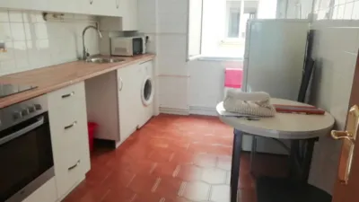 Piso en alquiler en Avenida de Pérez Galdós, cerca de Calle de Vélez de Guevara, Centro (Logroño) de 750 €<span>/mes</span>