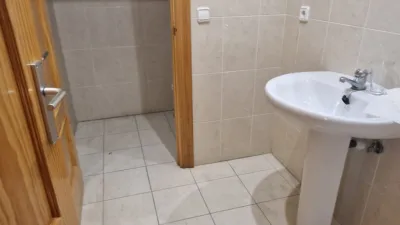 Nave industrial en venta en Calle Legardi y Gutierrez Poligono La Albergueria, Viana de 620.000 €