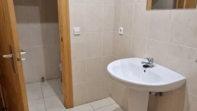 Nave industrial en venta en Calle Legardi y Gutierrez Poligono La Albergueria, Viana de 620.000 €