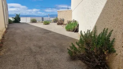 Nave industrial en venta en Calle Legardi y Gutierrez Poligono La Albergueria, Viana de 620.000 €