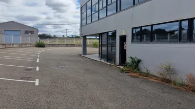 Nave industrial en venta en Calle Legardi y Gutierrez Poligono La Albergueria, Viana de 620.000 €