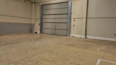 Nave industrial en venta en Calle Legardi y Gutierrez Poligono La Albergueria, Viana de 620.000 €