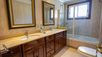 Piso en venta en Travesía del Marqués Alcedo, O Castro (Distrito Casco Urbano. Vigo) de 600.000 €