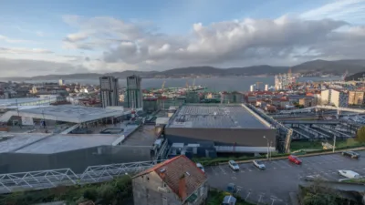 Piso en venta en Calle Vía Norte, Fátima-Travesía de Vigo-San Xoán (Distrito Casco Urbano. Vigo) de 429.000 €