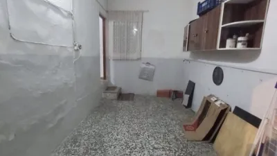 Casa en venta en Calle de la Plazuela, cerca de Calle de la Corona, Encinas Reales de 90.000 €