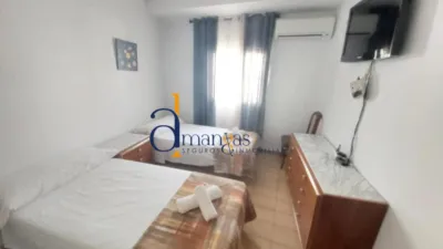 Casa en venta en Calle de la Plazuela, cerca de Calle de la Corona, Encinas Reales de 90.000 €