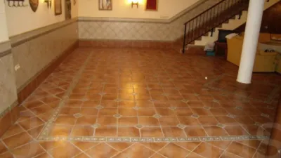 Chalet en venta en Urbanización El Carmen, Lucena de 500.000 €