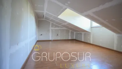 Chalet en venta en Calle de Almendro, 1, Boecillo de 245.000 €