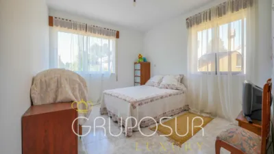 Chalet en venta en Calle de Almendro, 1, Boecillo de 245.000 €