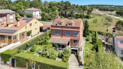 Chalet en venta en Calle de Almendro, 1, Boecillo de 245.000 €
