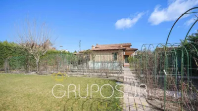 House on Avenida de Castilla y León, no. sn photo 90
