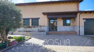 House on Avenida de Castilla y León, no. sn photo 4